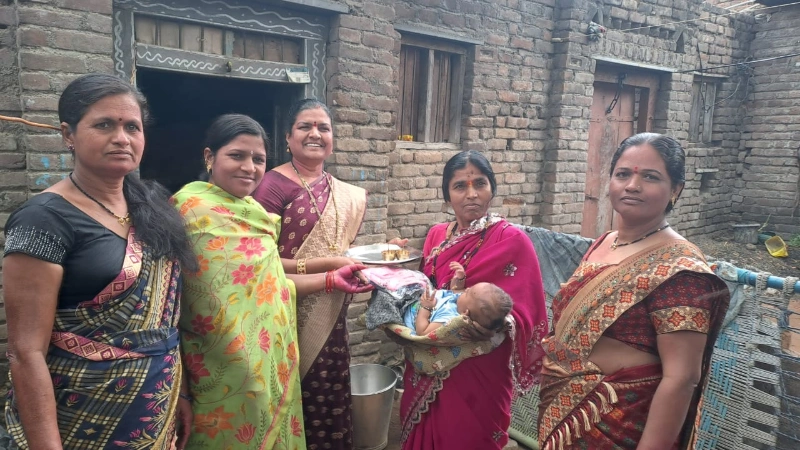 मुलींचे बारसे – सहपरिवार साजरा करण्याची अनोखी परंपरा