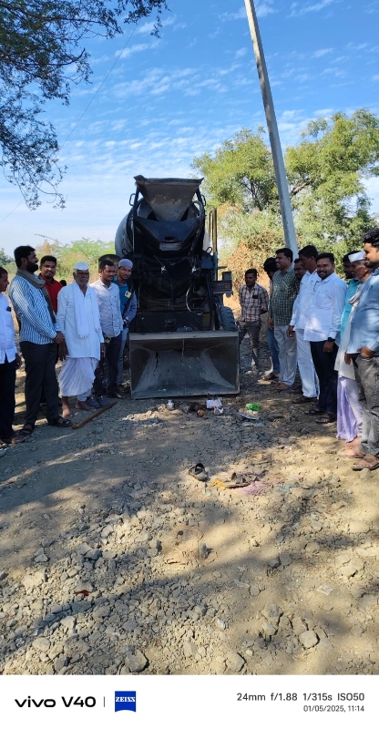 गावांतर्गत सिमेंट रस्त्यांचे काम