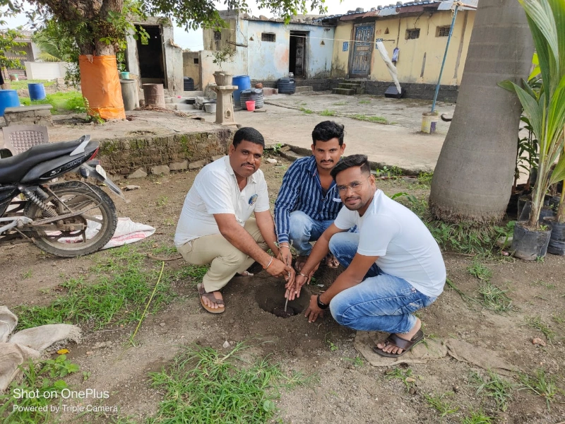 वृक्षारोपण उपक्रम - गाव पातळीवरील पर्यावरण संवर्धन मोहीम
