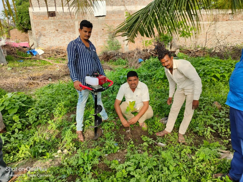 वृक्षारोपण उपक्रम - गाव पातळीवरील पर्यावरण संवर्धन मोहीम
